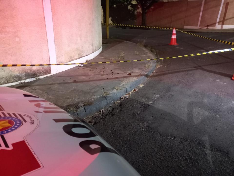 Foto 7 de 7 — Homem leva garrafada na cabeça após discussão em Araraquara; estado é grave